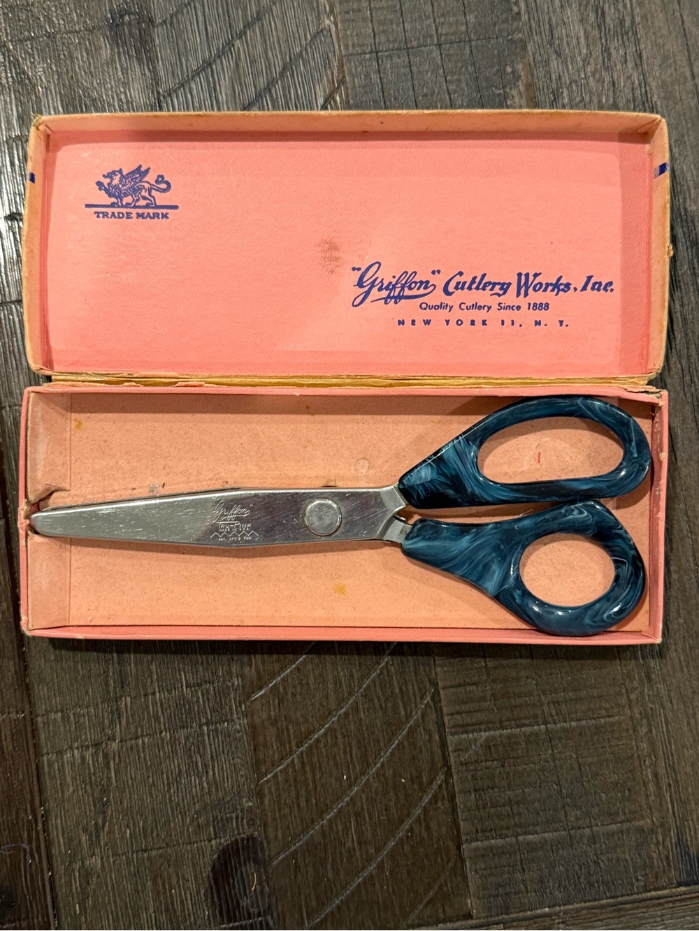 Griffon Vintage Tru-Pink Pinking Shears With Marbled Blue Handles Original Box